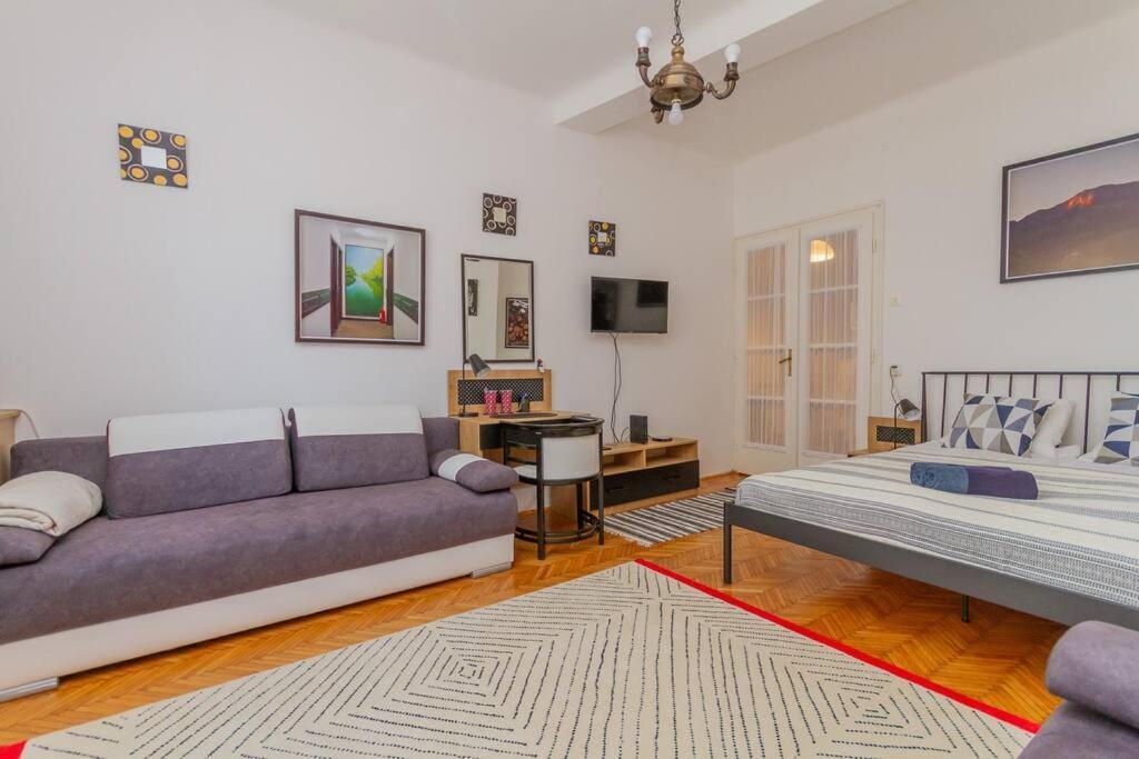 Apartament Poppy's By The Danube By Nw